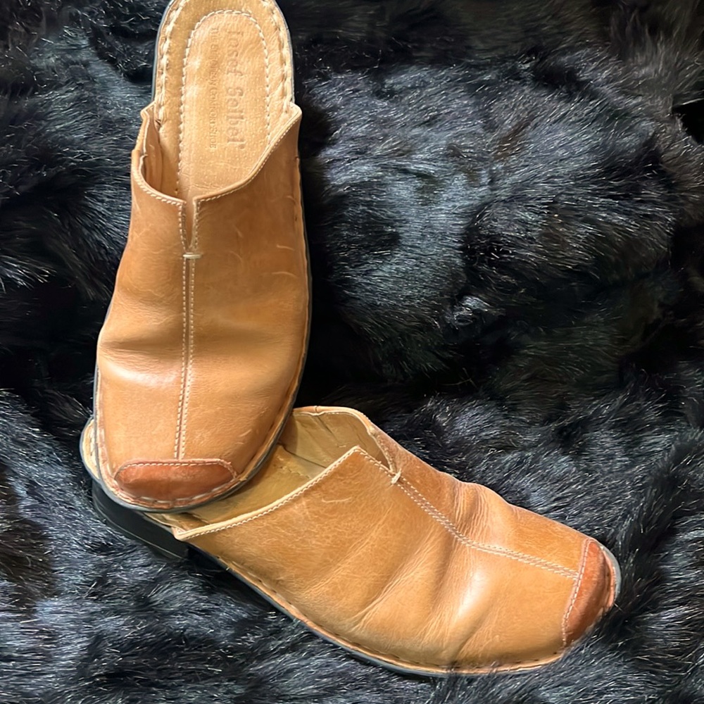Joseph Seibel tan leather mules/slides/clog